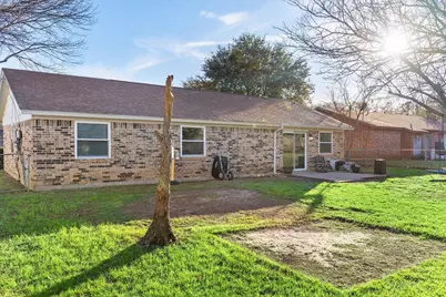305 Hudson Avenue, Crowley, TX 76036 - Photo 26
