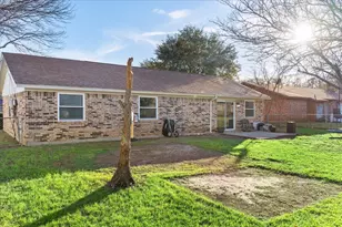 305 Hudson Ave, Crowley, TX 76036 - Photo 26