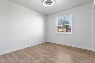 305 Hudson Ave, Crowley, TX 76036 - Photo 20