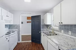 209 E Lone Star Ave, Cleburne, TX 76031 - Photo 14