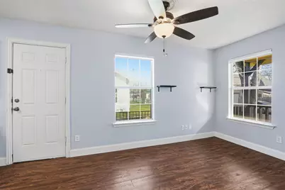 209 E Lone Star Avenue, Cleburne, TX 76031 - Photo 20