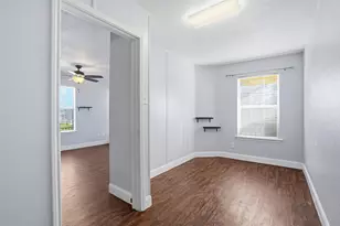 209 E Lone Star Ave, Cleburne, TX 76031 - Photo 4