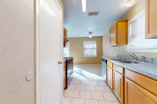 630 Dewberry Dr, Lewisville, TX 75067 - Photo 6