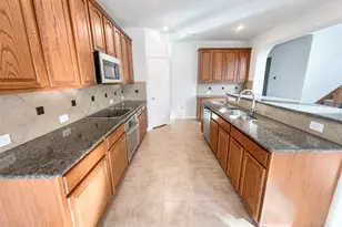 754 Ruby Ct, Burleson, TX 76028 - Photo 2