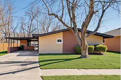 302 Meadow Drive, Gainesville, TX 76240 - Photo 2