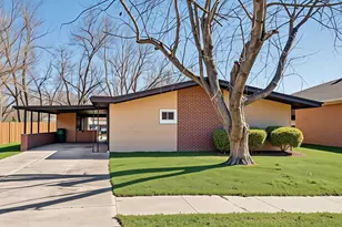 302 Meadow Dr, Gainesville, TX 76240 - Photo 2