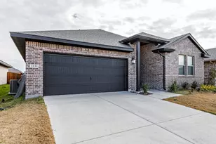 1233 Eagle Mountain Dr, Dallas, TX 75253 - Photo 2