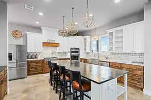 201 W Rd, Waxahachie, TX 75165 - Photo 4