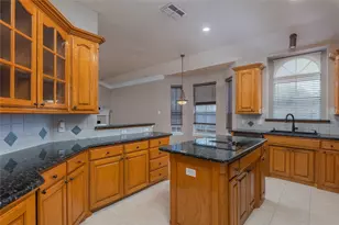 7613 Woodhaven Dr, North Richland Hills, TX 76182 - Photo 8