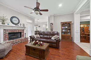 109 Southern Pine Pl, Mabank, TX 75156 - Photo 1