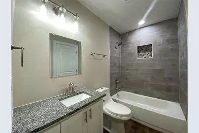 802-804 N Broughton Street #802, Sherman, TX 75090 - Photo 12