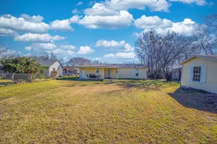 110 S 5th St, Alvarado, TX 76009 - Photo 24