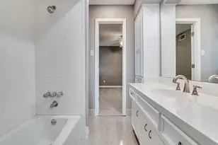 9808 Crest Meadow Dr, Dallas, TX 75230 - Photo 14