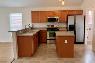 959 Heather St, Burleson, TX 76028 - Photo 4