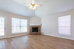 959 Heather St, Burleson, TX 76028 - Photo 10