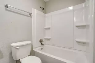 809 Springhill Dr, Burleson, TX 76028 - Photo 20