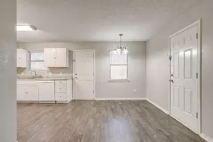 809 Springhill Dr, Burleson, TX 76028 - Photo 8