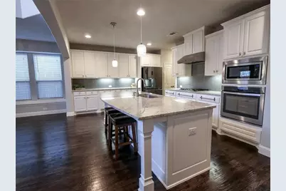 217 Warwick Boulevard, Lewisville, TX 75056 - Photo 6