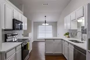 1610 Oxford Dr, Mansfield, TX 76063 - Photo 10