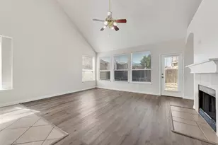 5702 Streamside Dr, Arlington, TX 76018 - Photo 10