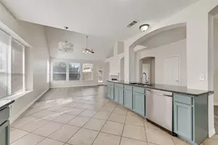 5702 Streamside Dr, Arlington, TX 76018 - Photo 14