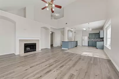 5702 Streamside Drive, Arlington, TX 76018 - Photo 12