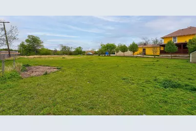 2309 Oakland, Fort Worth, TX 76103 - Photo 2