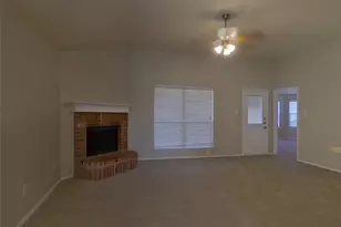10712 Braemoor Dr, Fort Worth, TX 76052 - Photo 2