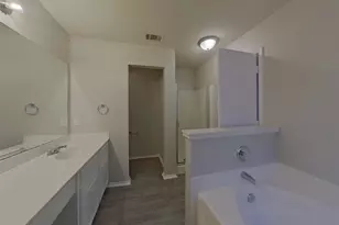 10712 Braemoor Dr, Fort Worth, TX 76052 - Photo 10