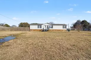 404 Kaci Jo Dr, Mabank, TX 75147 - Photo 2