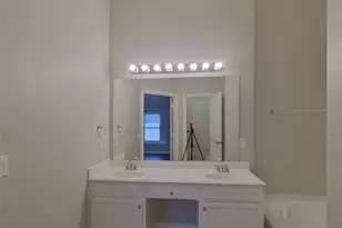 541 Kerry St, Crowley, TX 76036 - Photo 8