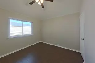 541 Kerry St, Crowley, TX 76036 - Photo 12