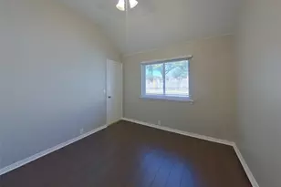 541 Kerry St, Crowley, TX 76036 - Photo 10