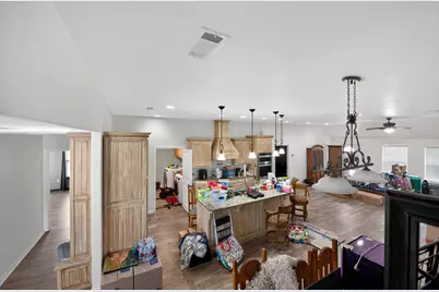 400 N Avenue A, Springtown, TX 76082 - Photo 2