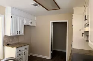 703 E Murco Dr, Mineral Wells, TX 76067 - Photo 14