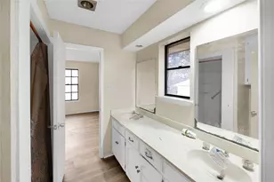 2185 Jana Ln, Burleson, TX 76028 - Photo 32