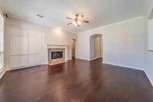 1364 Aubrey Ln, Frisco, TX 75033 - Photo 4