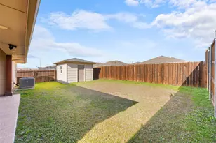 14235 Greenhaw Ln, Dallas, TX 75253 - Photo 36