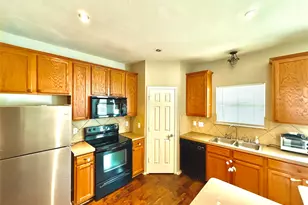 9922 Wethers Field Cir, Providence Village, TX 76227 - Photo 8