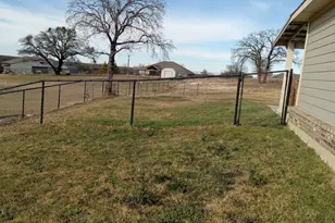 128 Spring Creek Cir, Paradise, TX 76073 - Photo 8