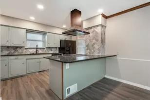 9922 Fieldcrest Dr, Dallas, TX 75238 - Photo 16