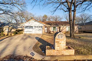 4217 W Pleasant Forest St, Arlington, TX 76015 - Photo 6