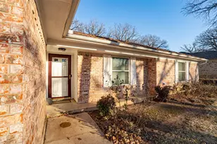 4217 W Pleasant Forest St, Arlington, TX 76015 - Photo 6