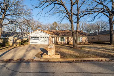 4217 W Pleasant Forest Street, Arlington, TX 76015 - Photo 2