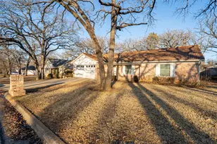 4217 W Pleasant Forest St, Arlington, TX 76015 - Photo 8