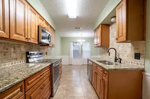 4217 W Pleasant Forest St, Arlington, TX 76015 - Photo 10