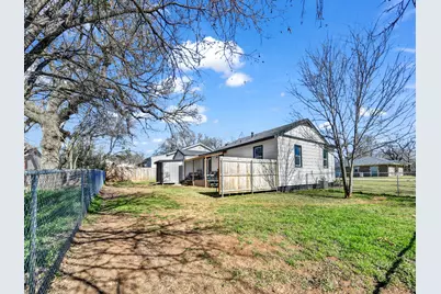 309 N Cedar Street, Springtown, TX 76082 - Photo 22