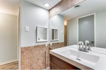 570 E Avenue J #B, Grand Prairie, TX 75050 - Photo 12