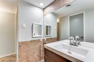 570 E Avenue J, Grand Prairie, TX 75050 - Photo 12