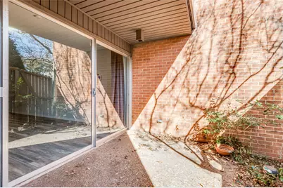 570 E Avenue J #B, Grand Prairie, TX 75050 - Photo 10